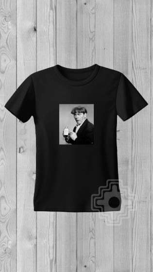 Remera MOE